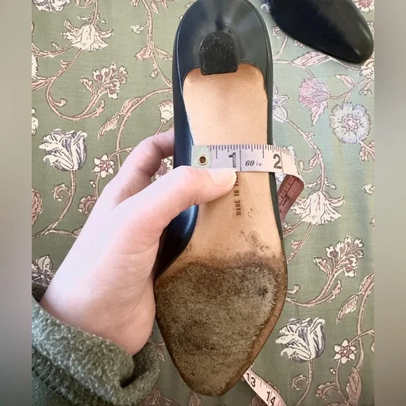 Vintage Ferragamo Cone Heels Navy Pumps 7.5 AA Narrow Pump 2.5” Italy Leather - Picture 8 of 16